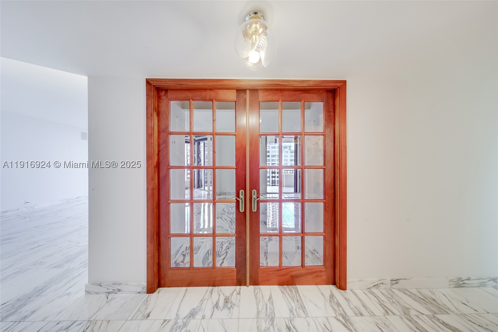 520 Brickell Key Dr A1104 Property Photo 10