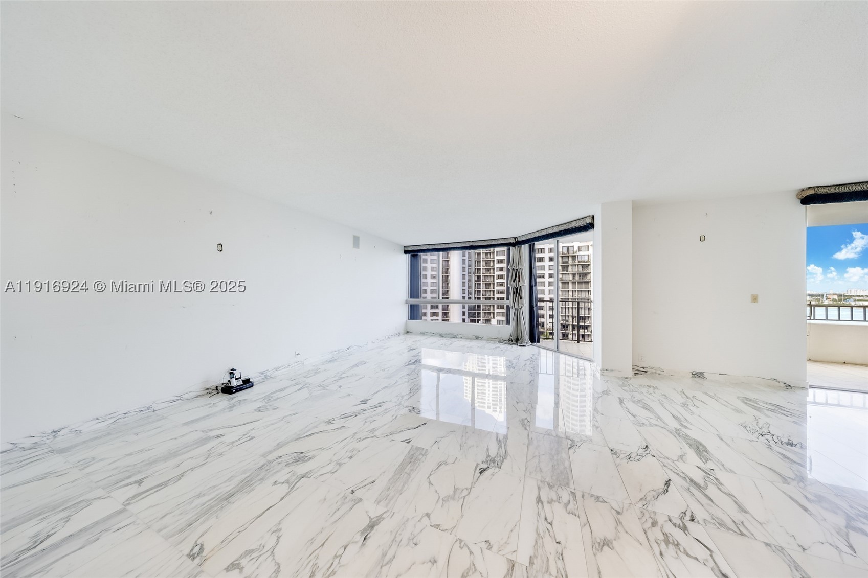 520 Brickell Key Dr A1104 Property Photo 11