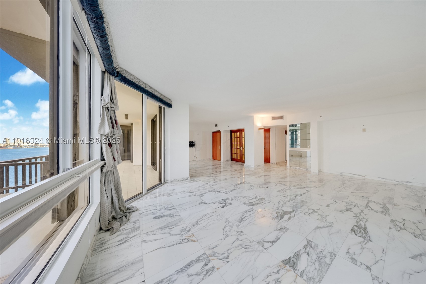 520 Brickell Key Dr A1104 Property Photo 12