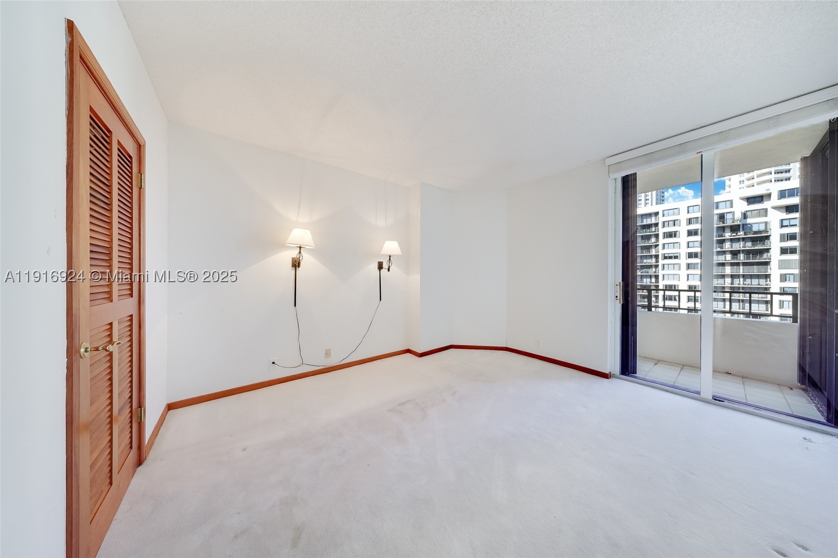 520 Brickell Key Dr A1104 Property Photo 16