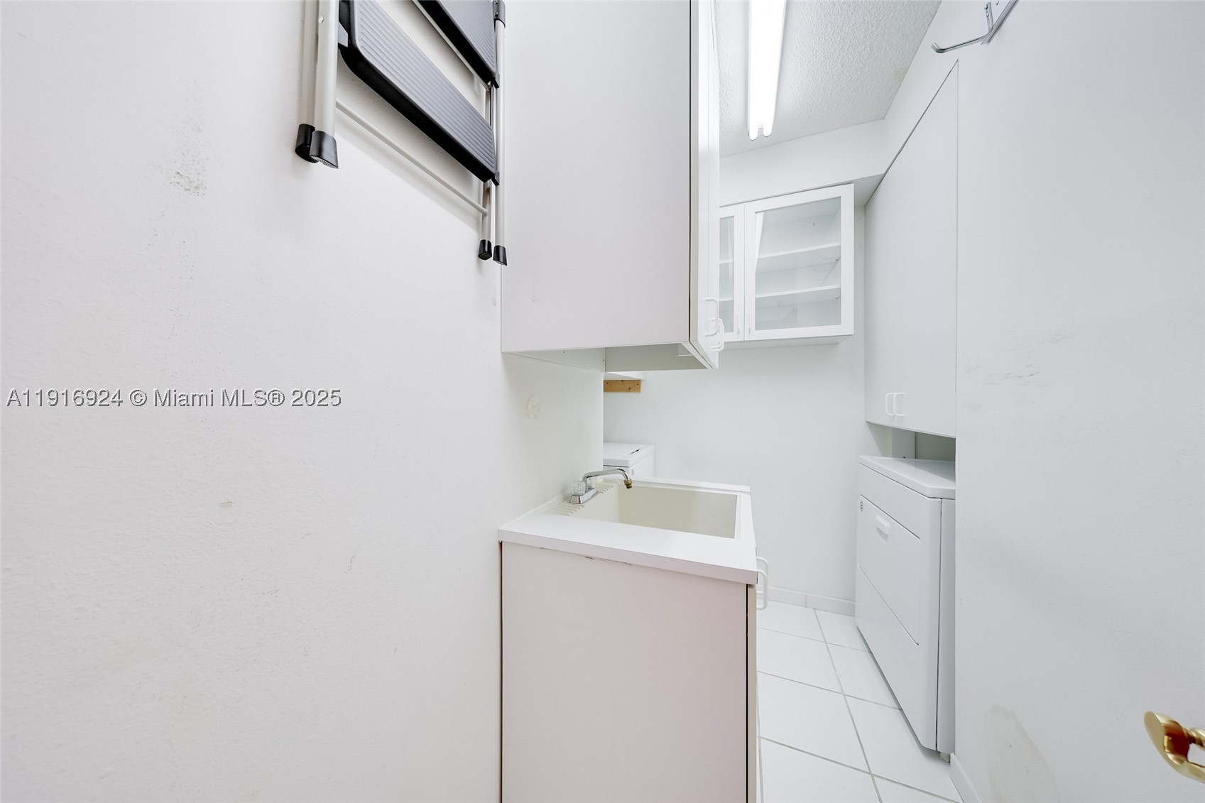 520 Brickell Key Dr A1104 Property Photo 23
