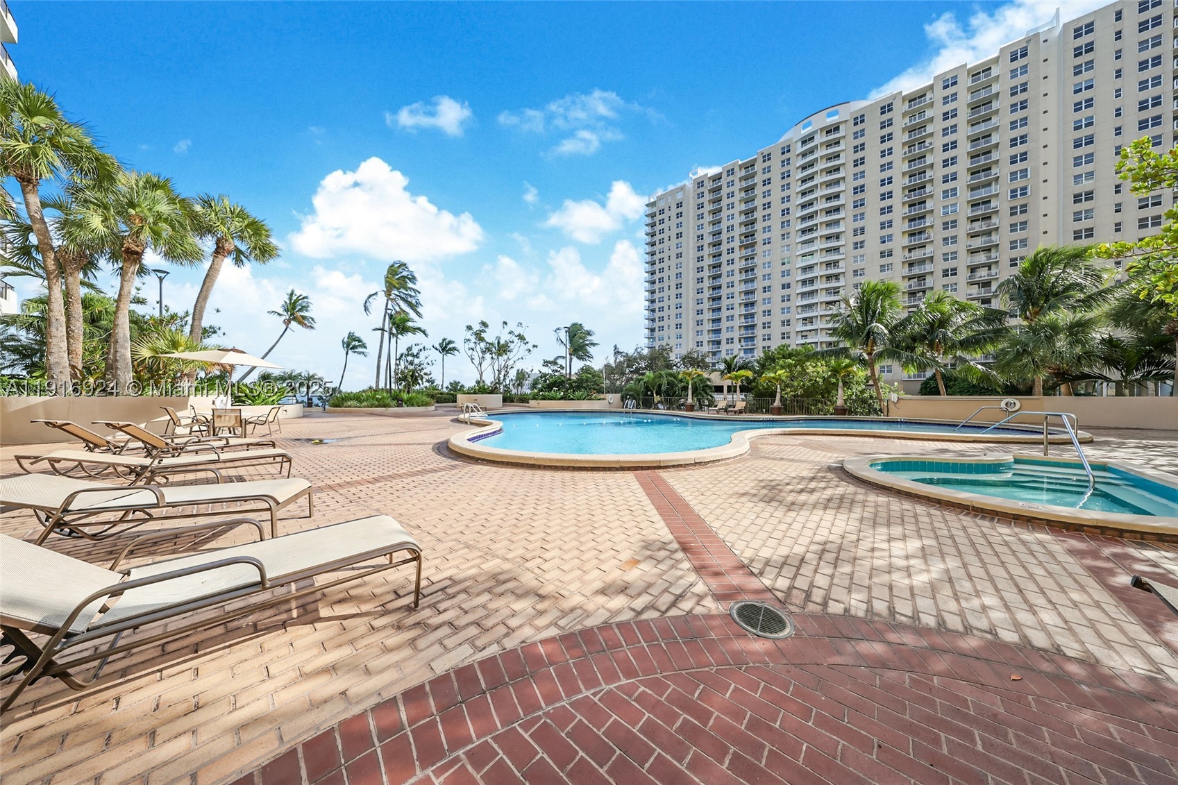 520 Brickell Key Dr A1104 Property Photo 24