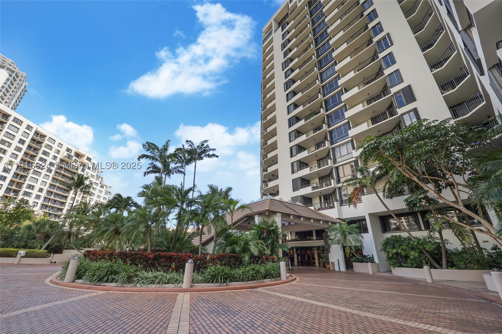 520 Brickell Key Dr A1104 Property Photo 27