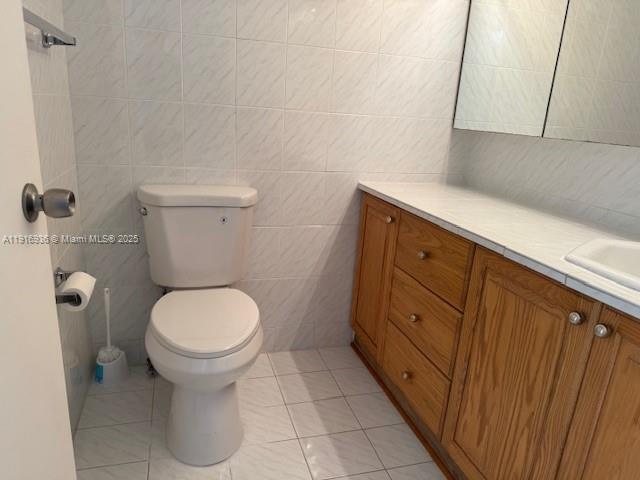 5401 Collins Ave 1512 Property Photo 17