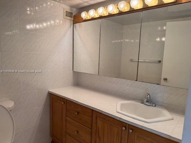 5401 Collins Ave 1512 Property Photo 18
