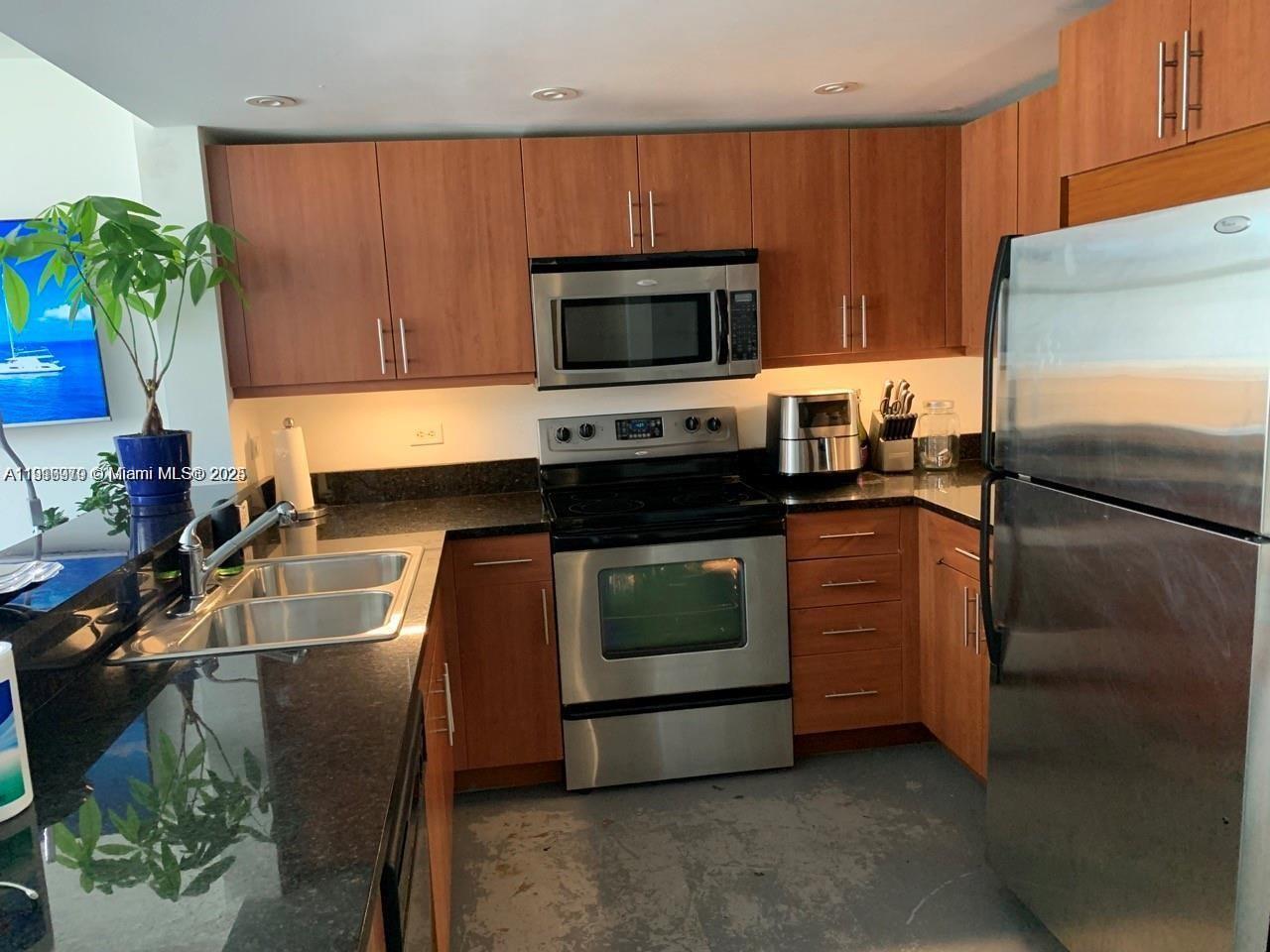 111 E Flagler St 507 Property Photo 10