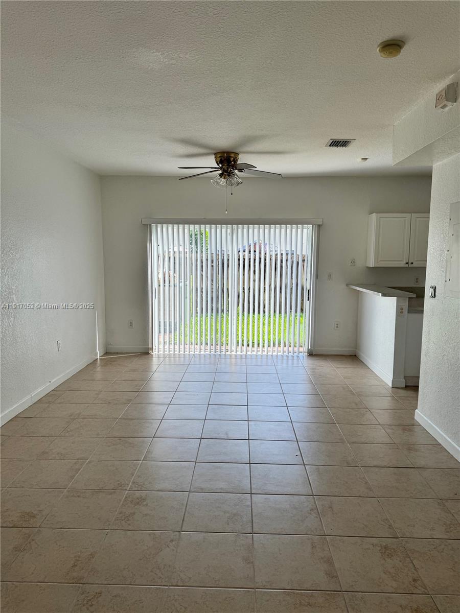 4100 Ne 24 Drive Property Photo 6