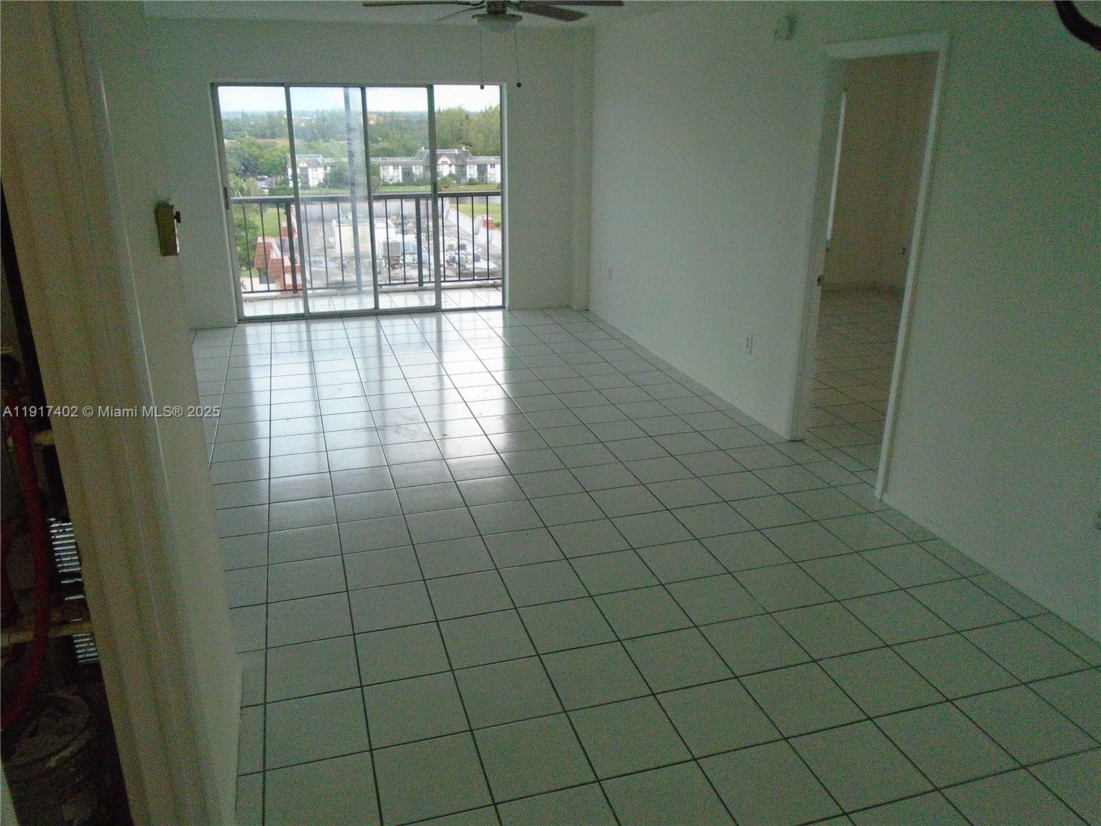 4174 Inverrary Dr 1004 Property Photo 7