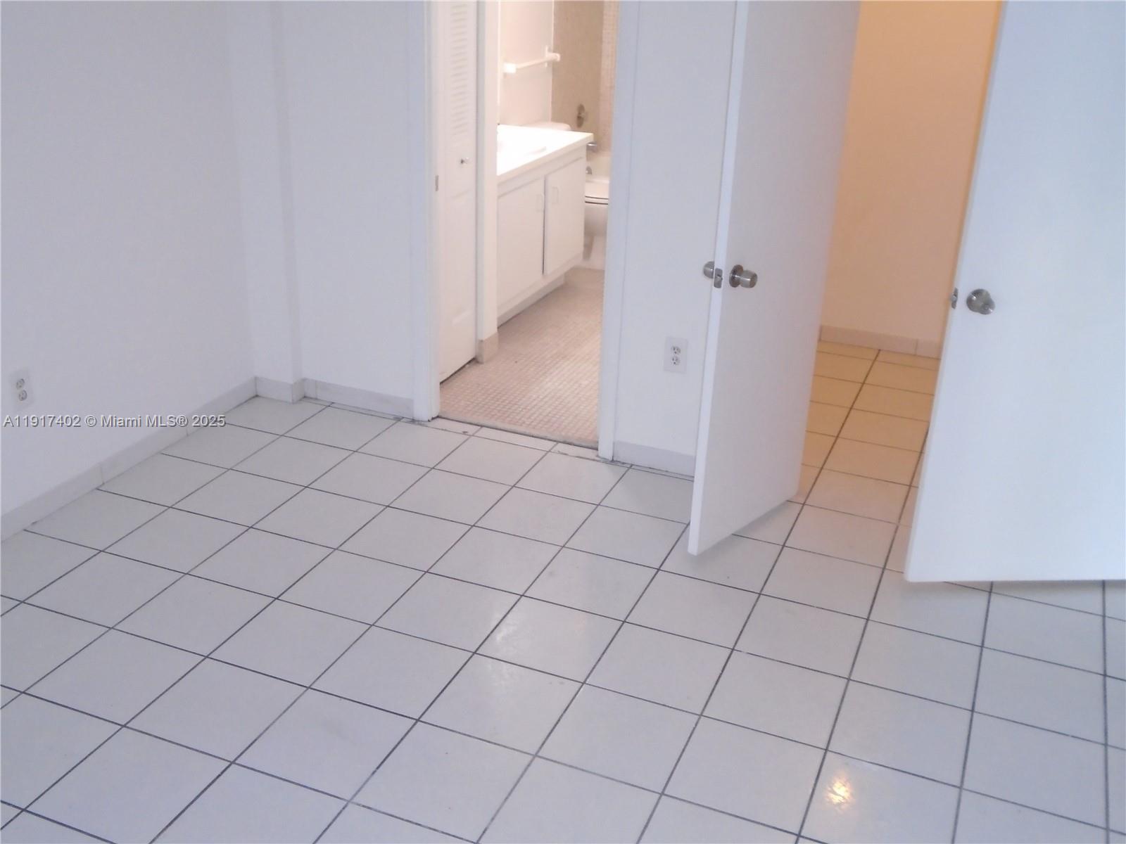 4174 Inverrary Dr 1004 Property Photo 18