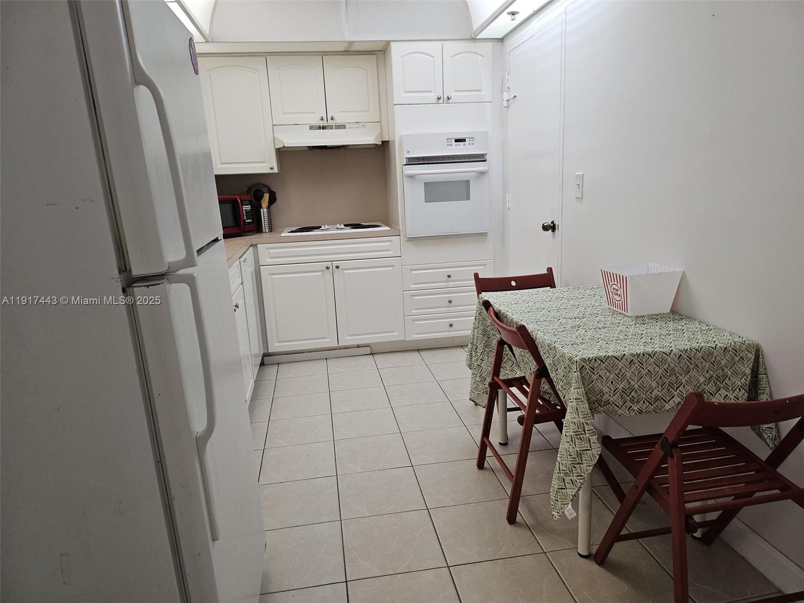 4001 S Ocean Dr 7f Property Photo 3
