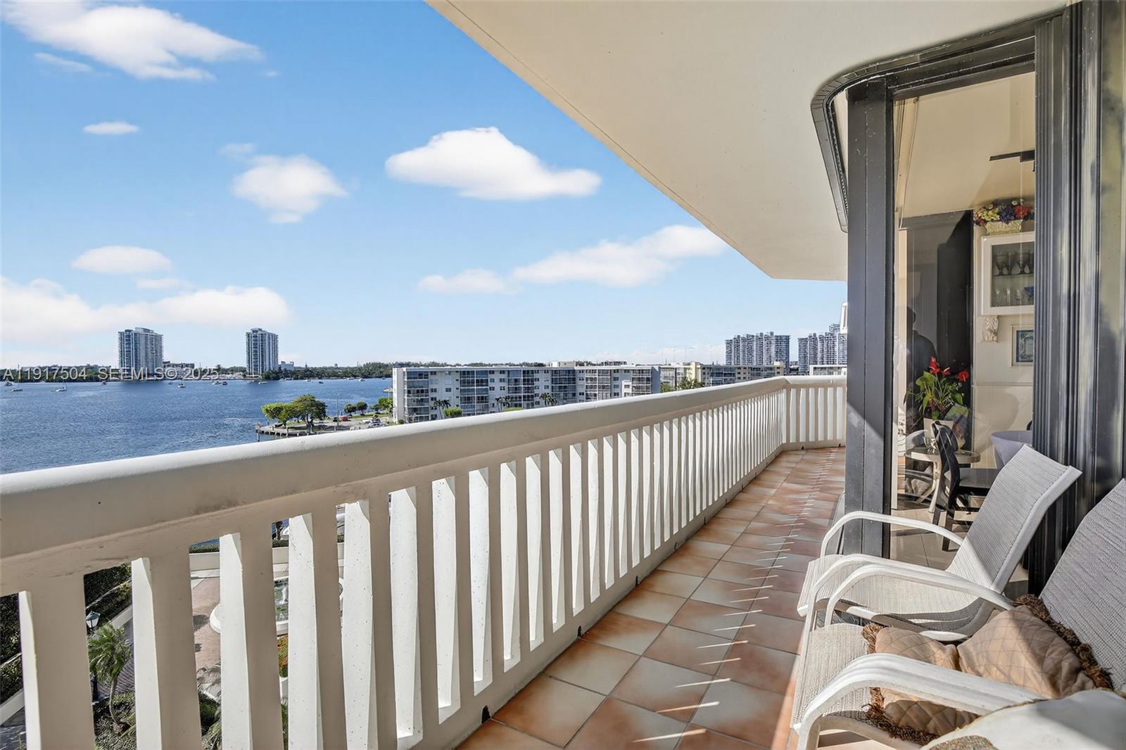 1000 Island Blvd 602 Property Photo 6