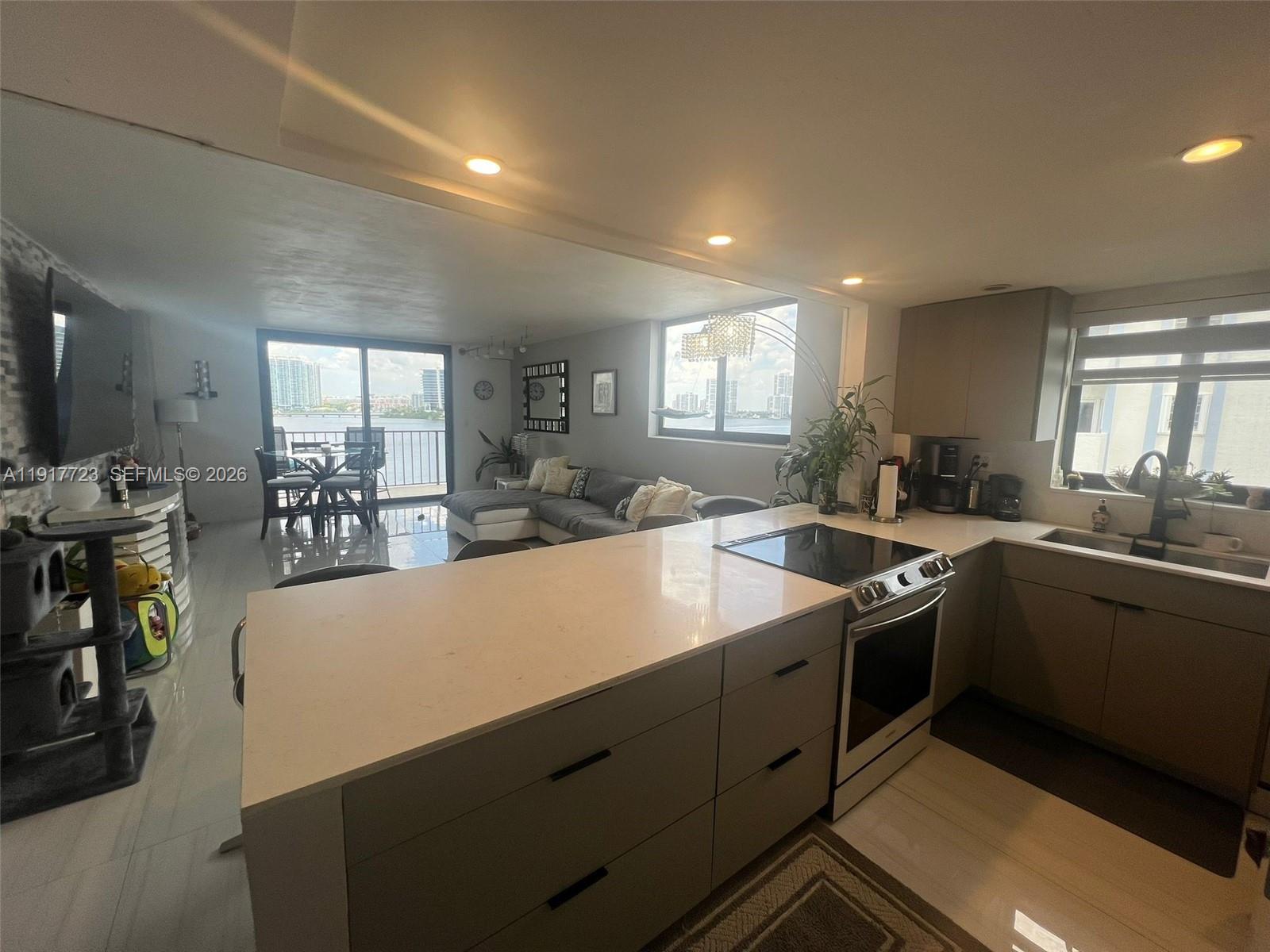 17878 N Bay Rd 507 Property Photo 18