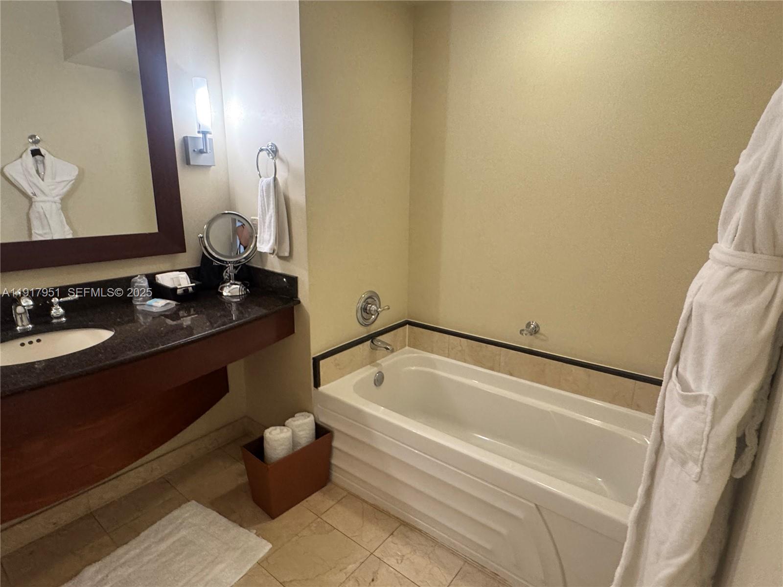 18001 Collins Ave 2107 Property Photo 15
