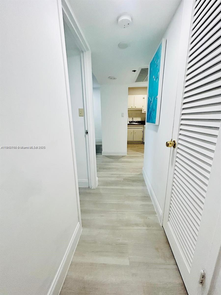 100 Lincoln Rd 535 Property Photo 10