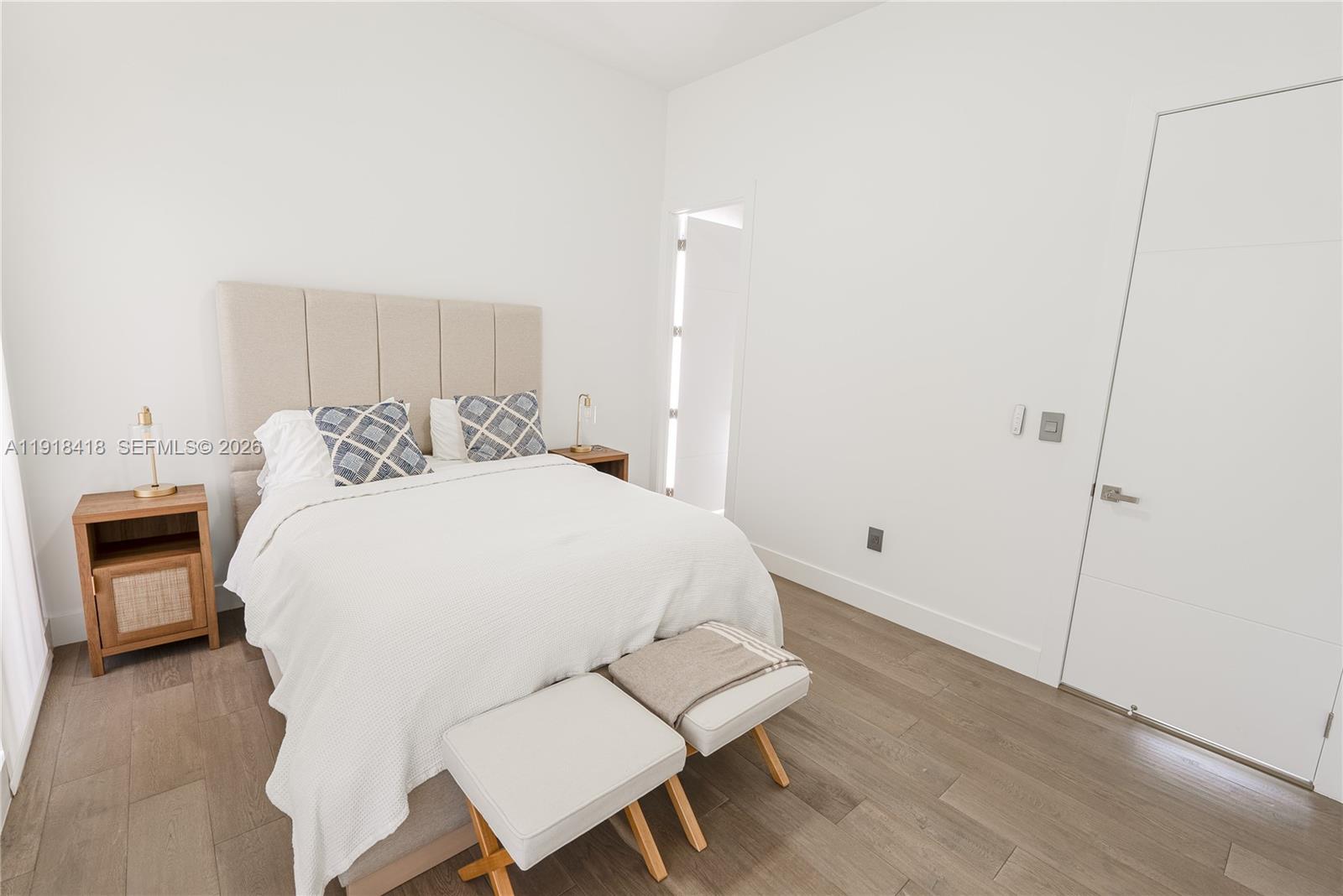 A11918418 Property Photo 19