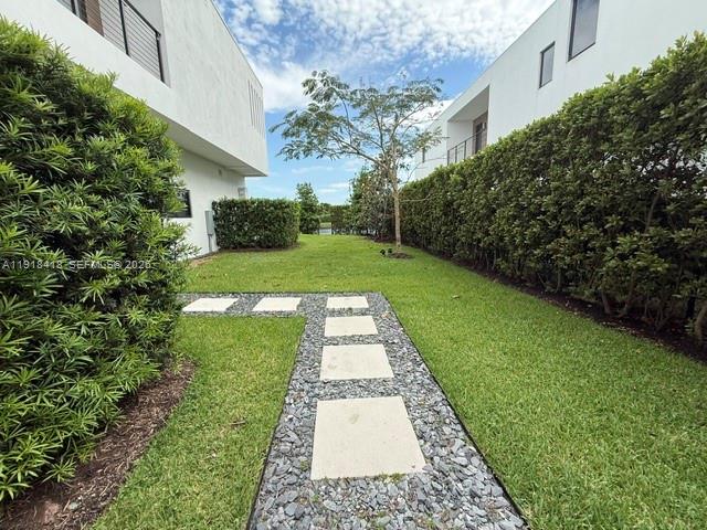 A11918418 Property Photo 32