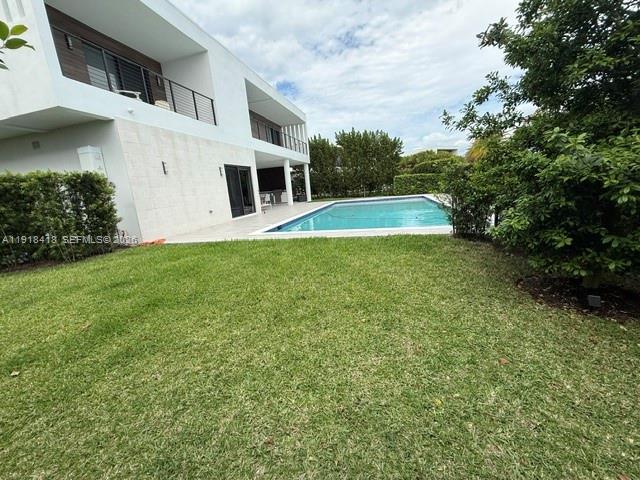 A11918418 Property Photo 34