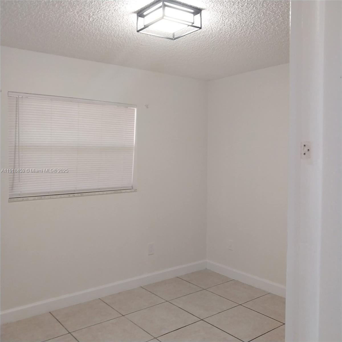 4111 Stirling Rd 102 Property Photo 9
