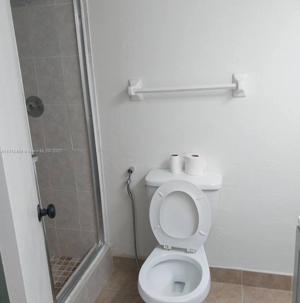 4111 Stirling Rd 102 Property Photo 13
