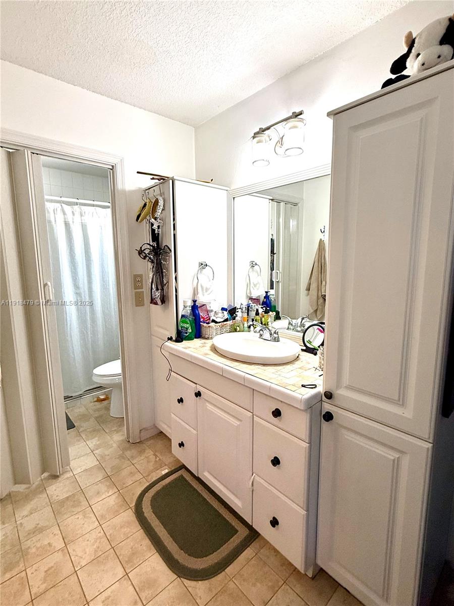 1060 New Parkview Pl Property Photo 23