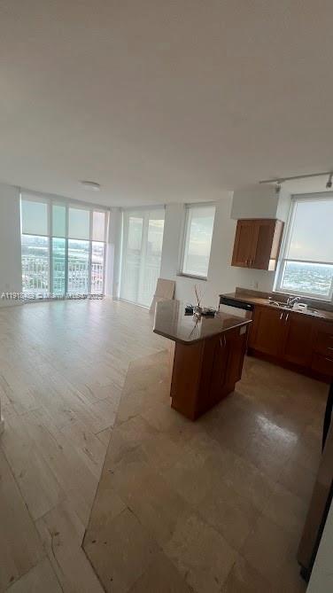 1745 E Hallandale Beach Blvd 1807w Property Photo 8