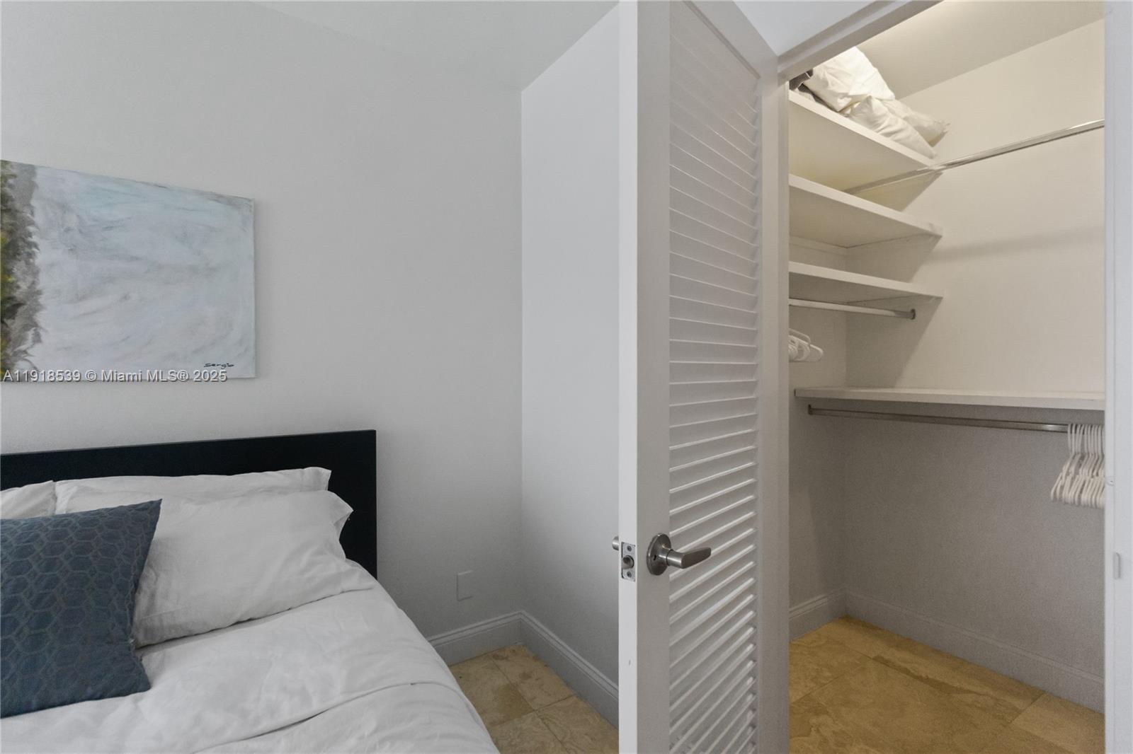 A11918539 Property Photo 13