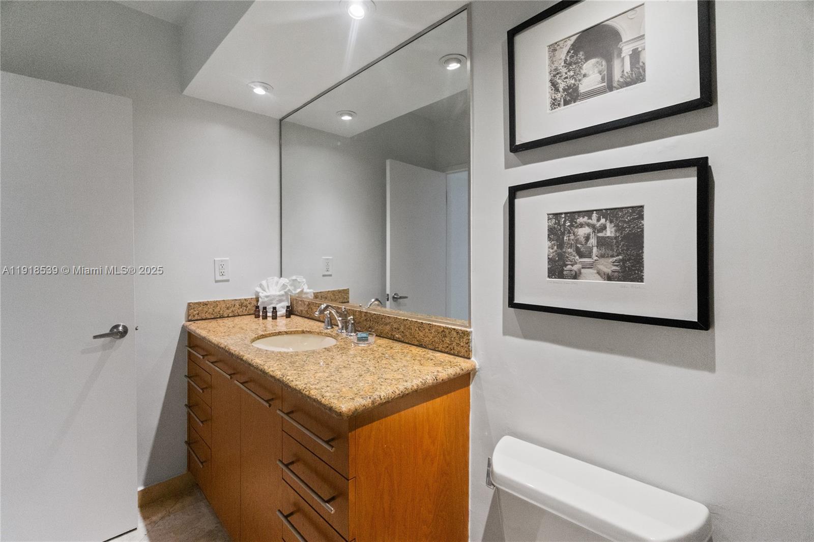 A11918539 Property Photo 16