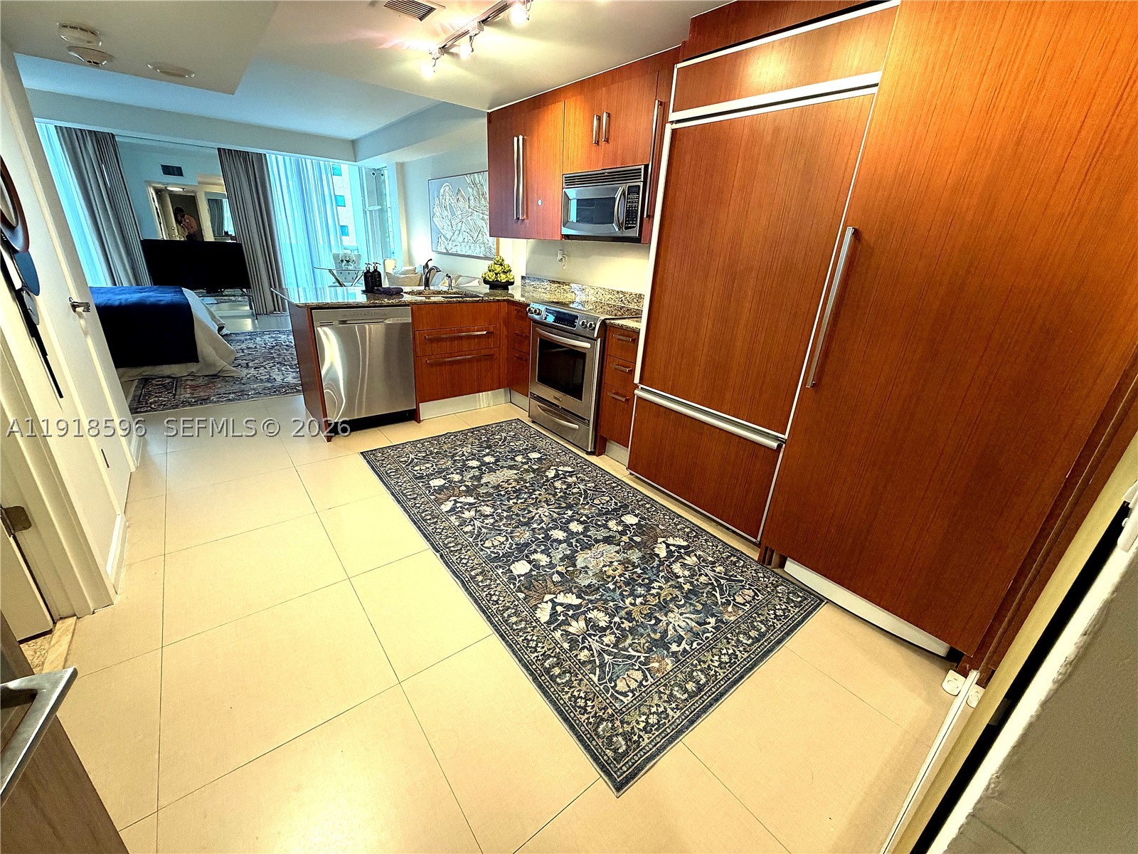 10275 Collins Avenue 1101 Property Photo 25
