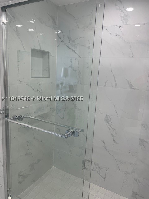 16909 N Bay Rd 805 Property Photo 10