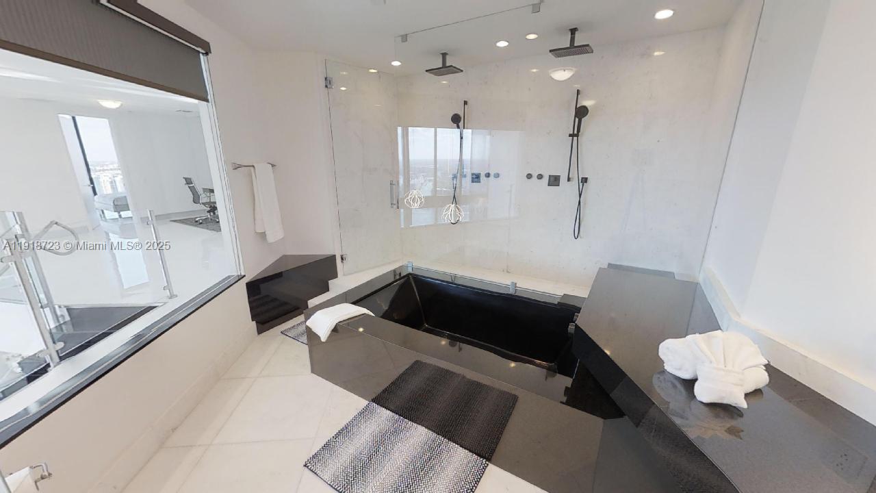 18555 Collins Ave 4804 Property Photo 45