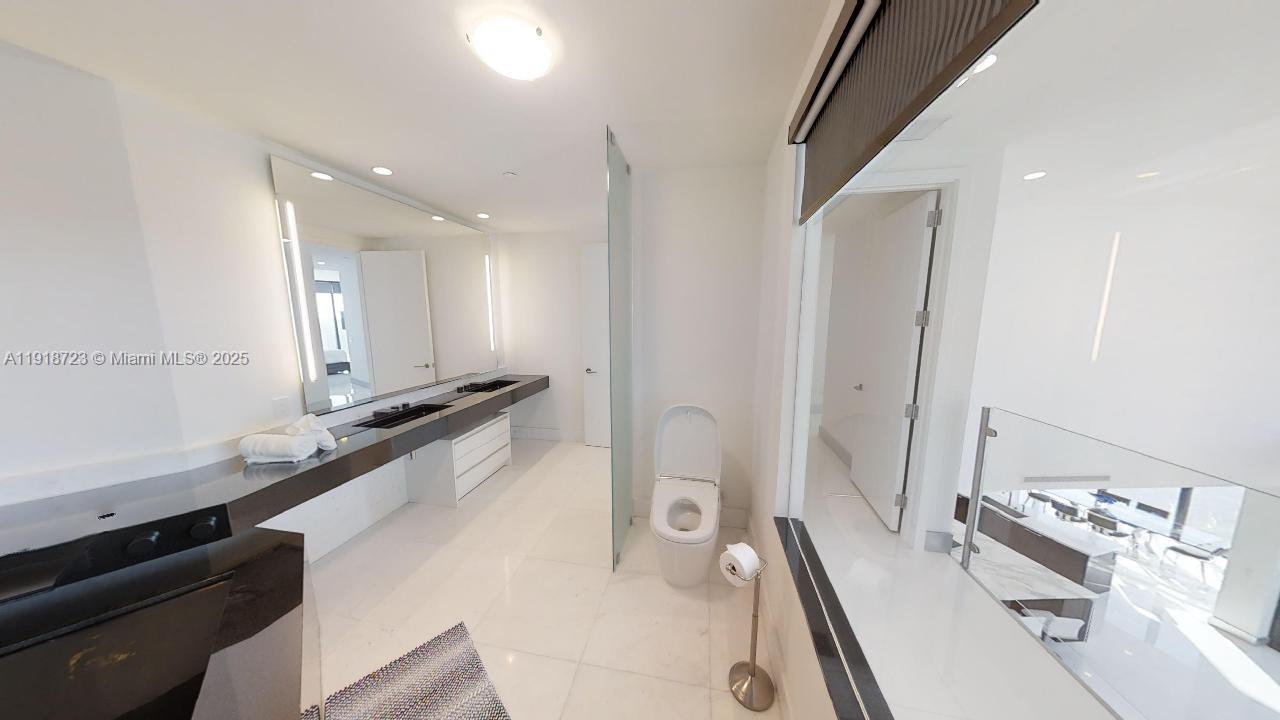 18555 Collins Ave 4804 Property Photo 47