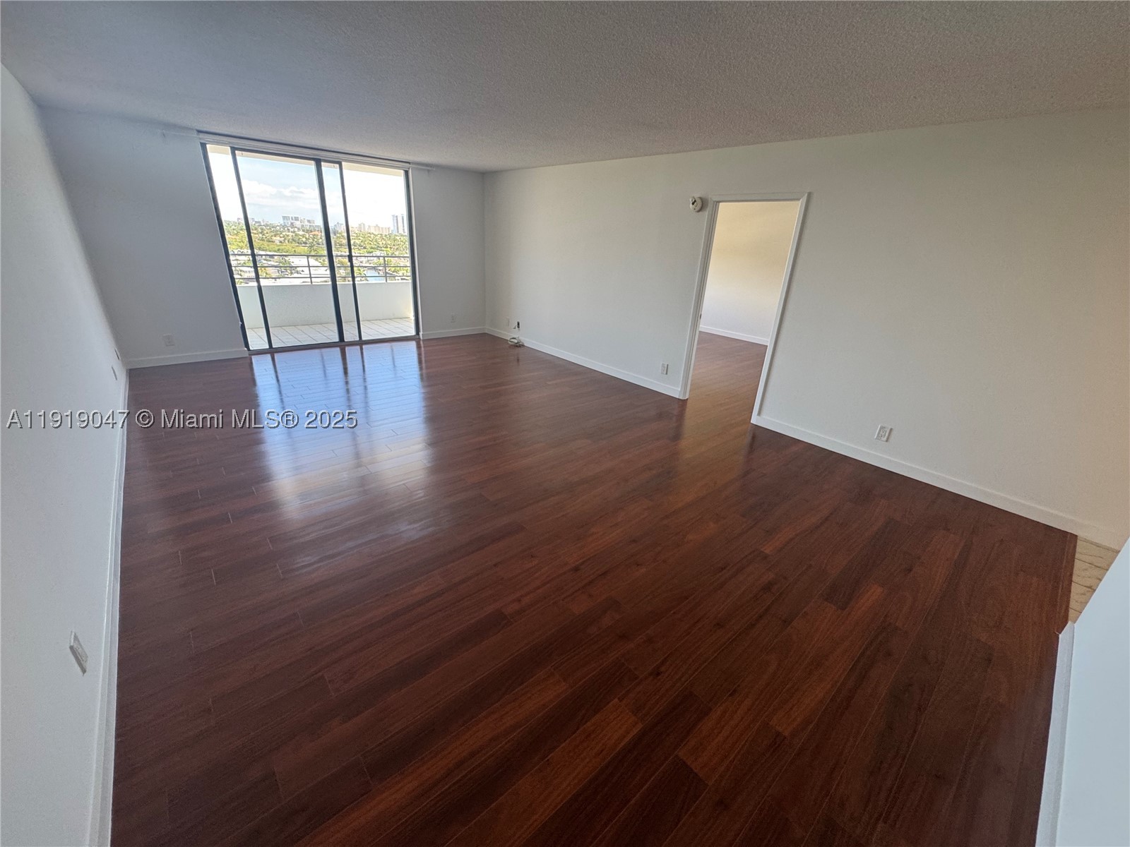 2500 Parkview Dr 1109 Property Photo 3