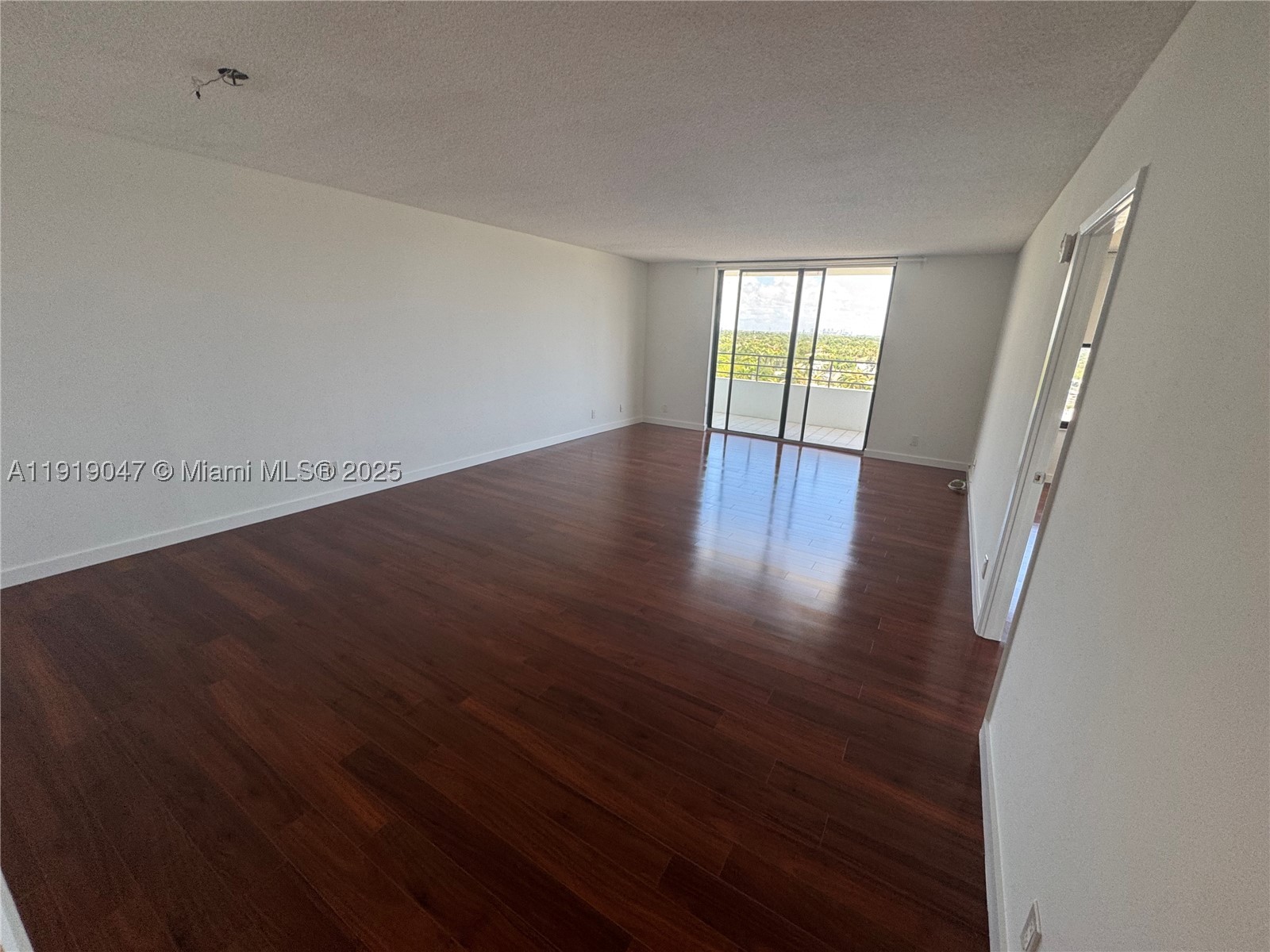 2500 Parkview Dr 1109 Property Photo 4