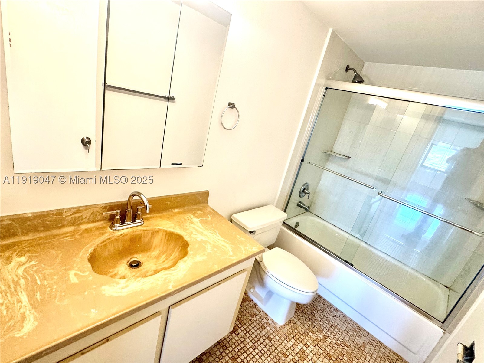 2500 Parkview Dr 1109 Property Photo 8