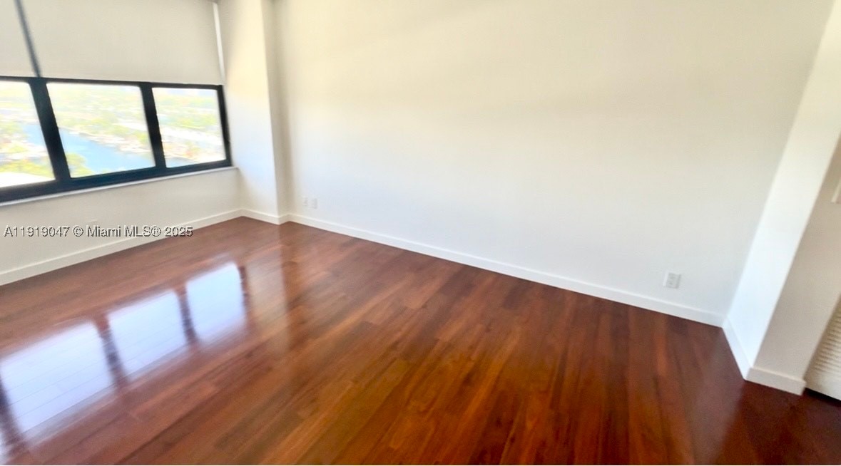 2500 Parkview Dr 1109 Property Photo 11