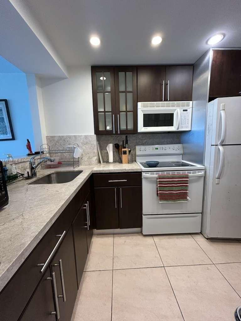 2899 Collins Ave 625 Property Photo 5