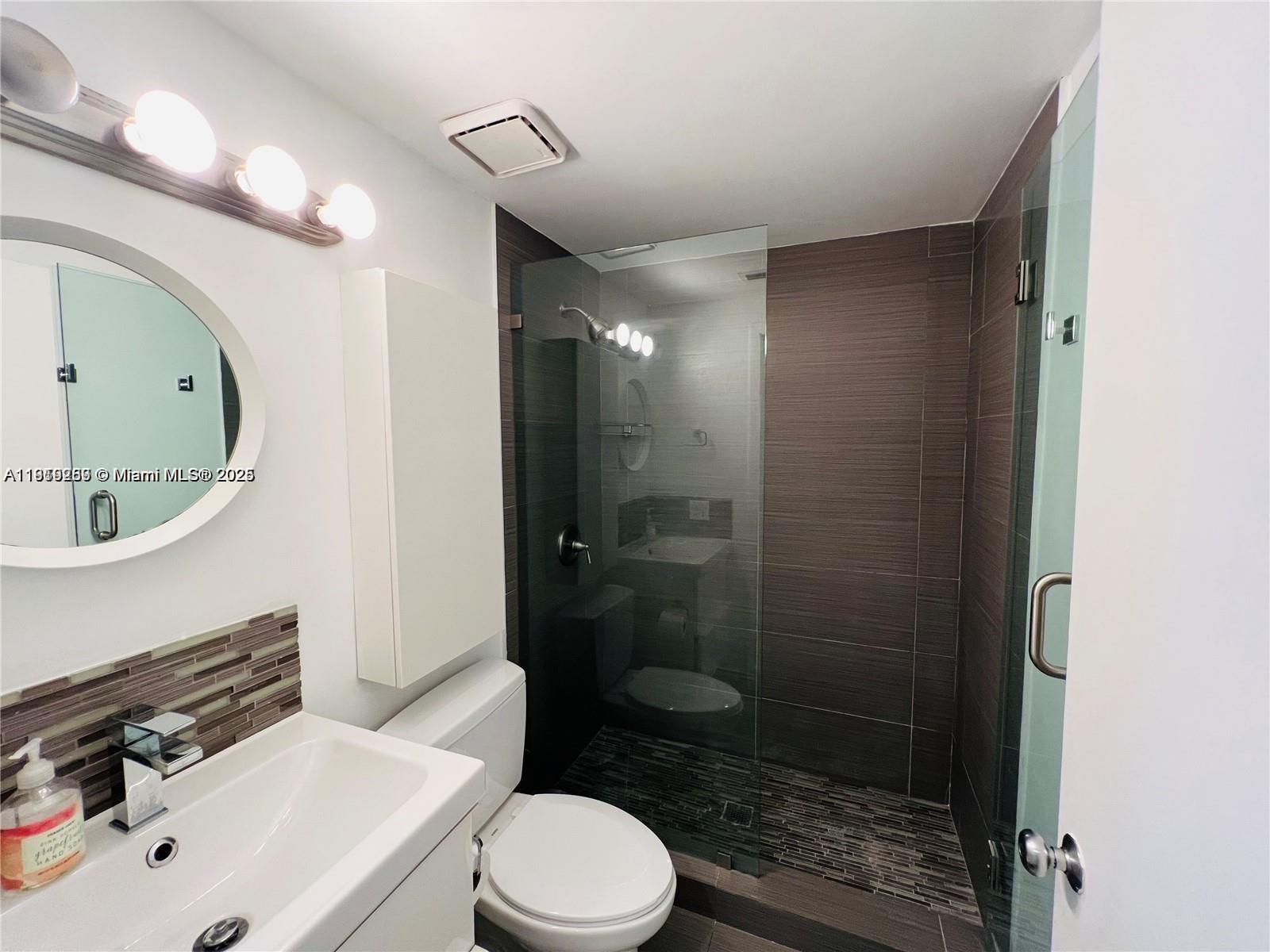 1127 Euclid Ave 206 Property Photo 10