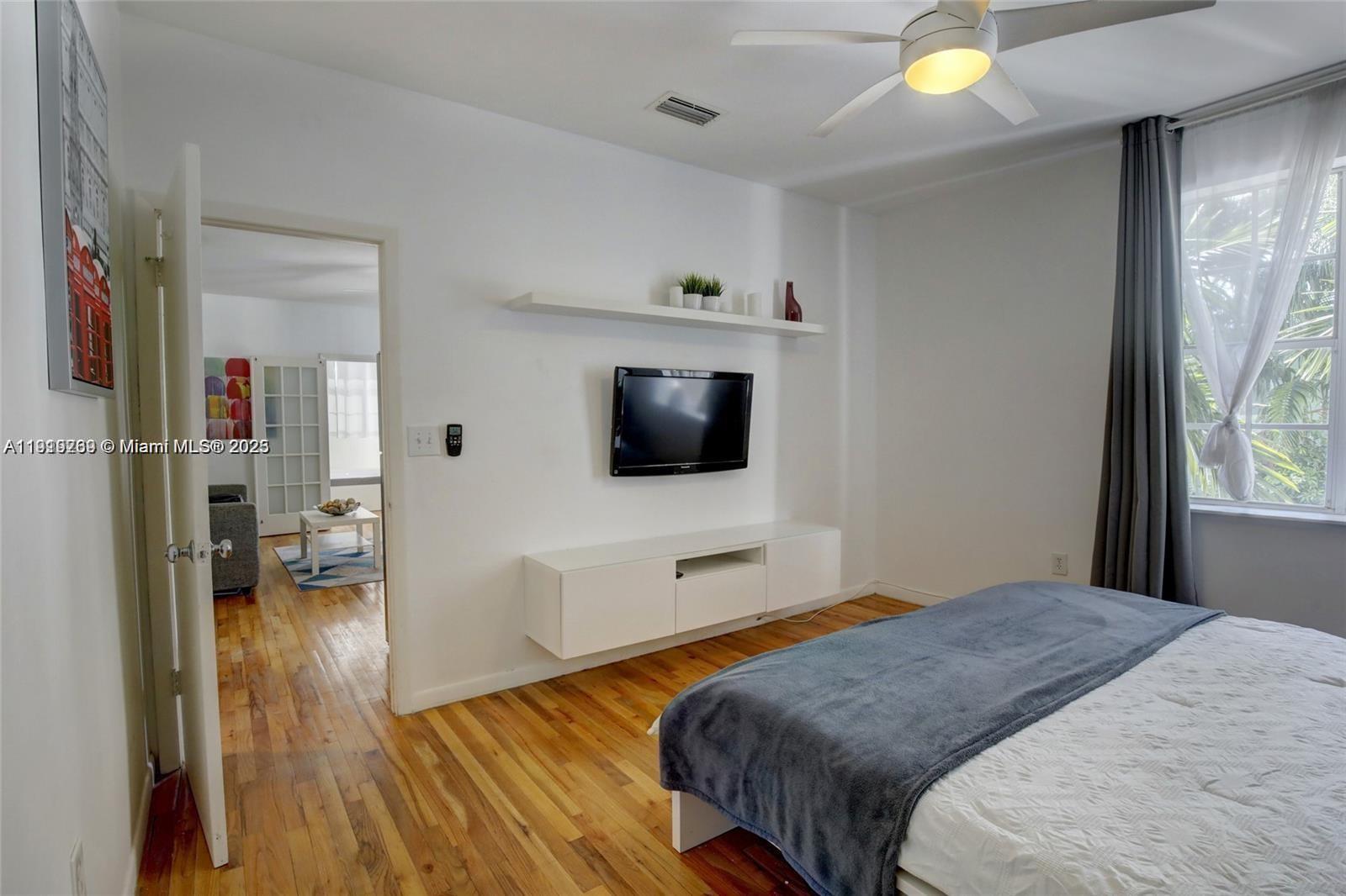 1127 Euclid Ave 206 Property Photo 12