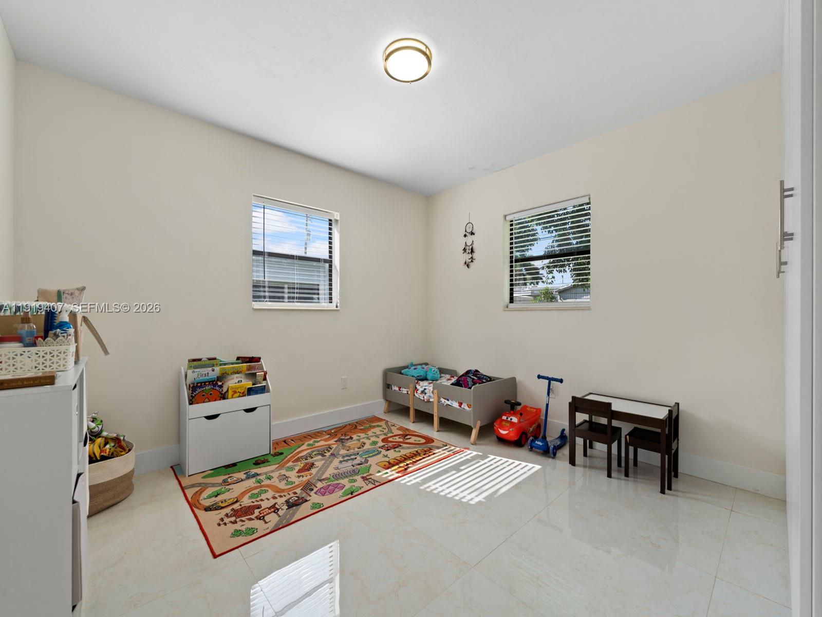 1562 Nw 8th Ave Property Photo 15