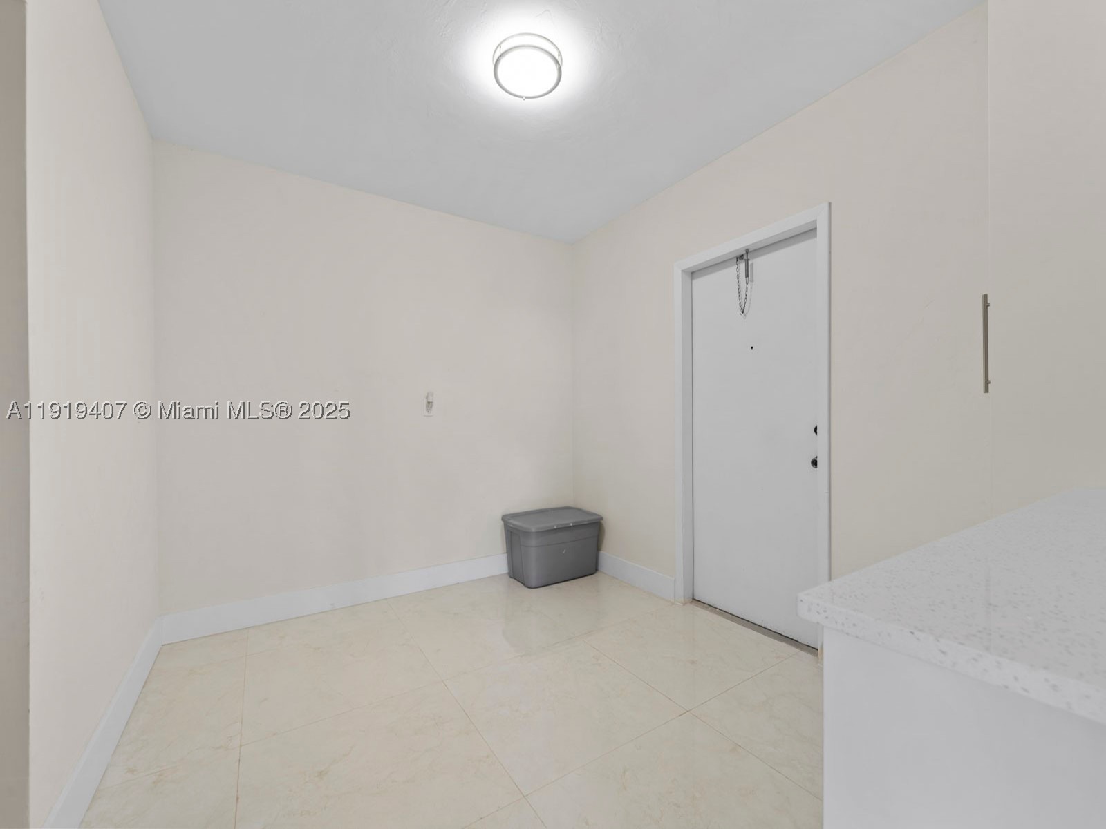 1562 Nw 8th Ave Property Photo 17