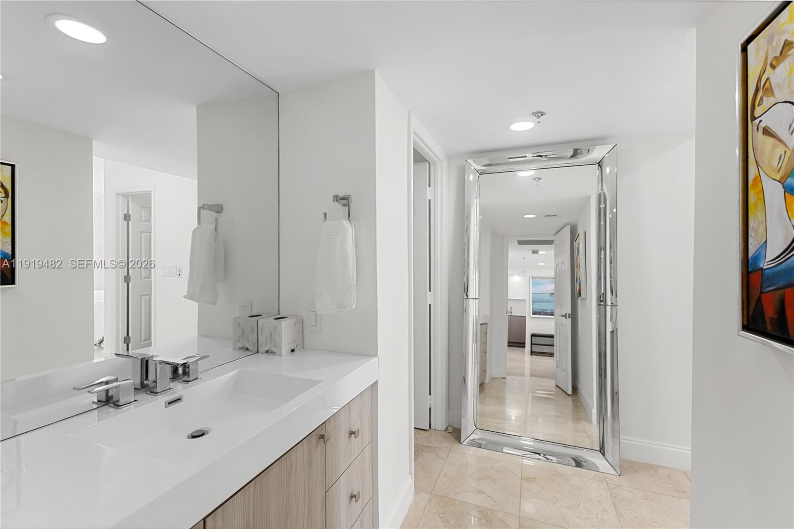 520 Brickell Key Dr A1207 Property Photo 20