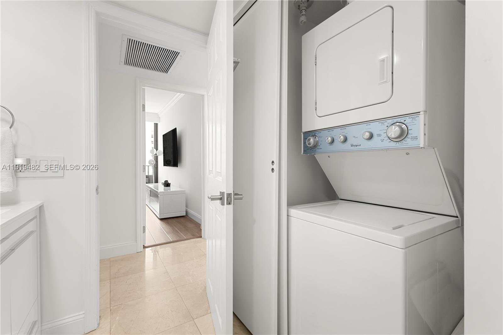 520 Brickell Key Dr A1207 Property Photo 26