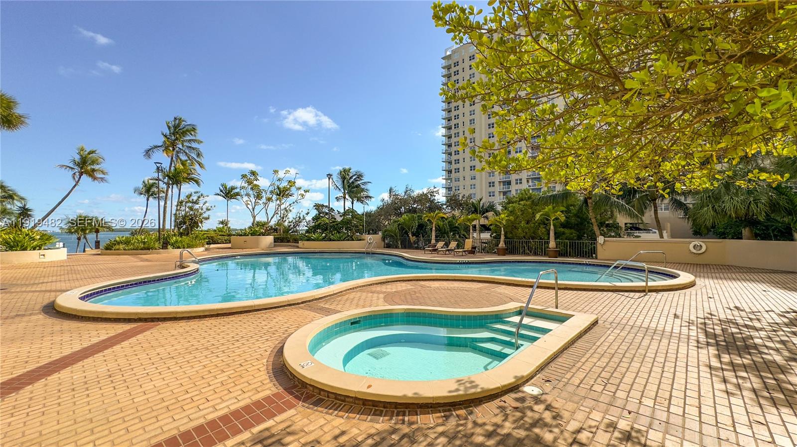 520 Brickell Key Dr A1207 Property Photo 28