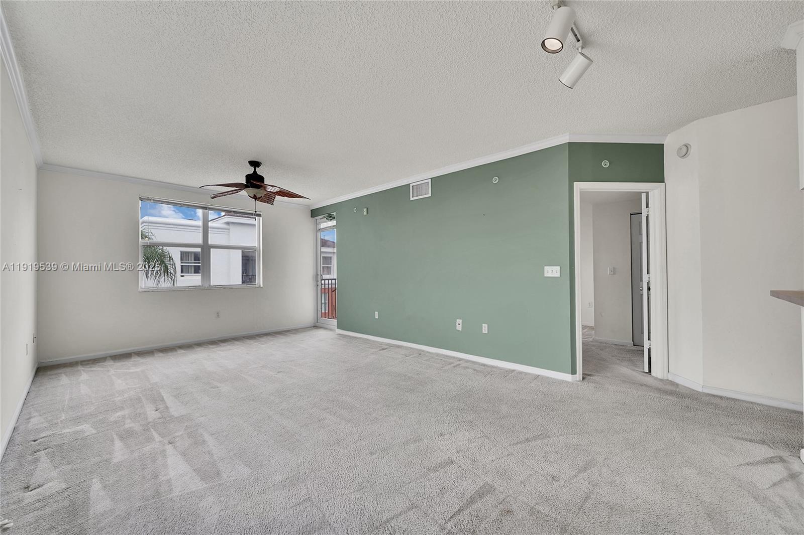 17125 N Bay Rd 3612 Property Photo 13
