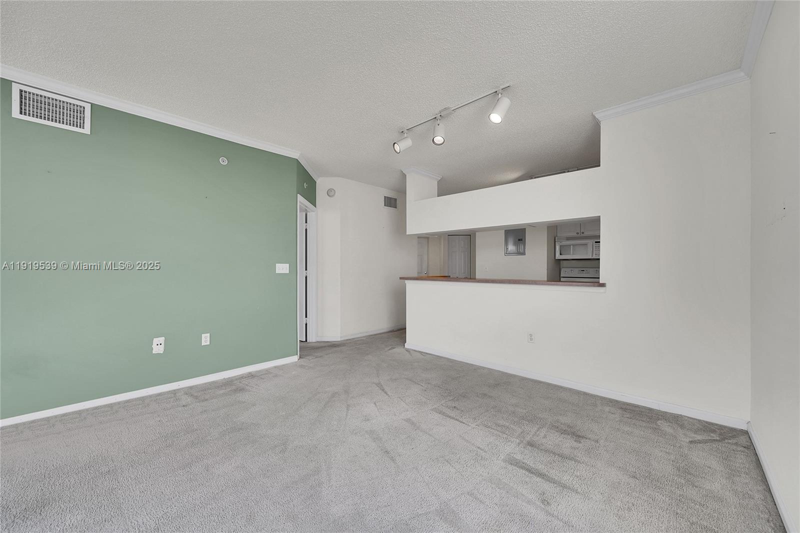 17125 N Bay Rd 3612 Property Photo 14