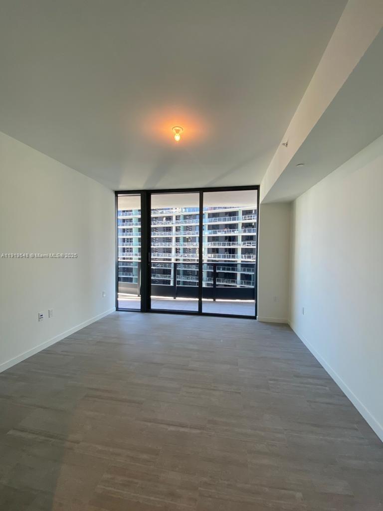 1000 Brickell Plz 3207 Property Photo 15