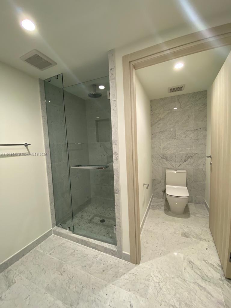 1000 Brickell Plz 3207 Property Photo 16