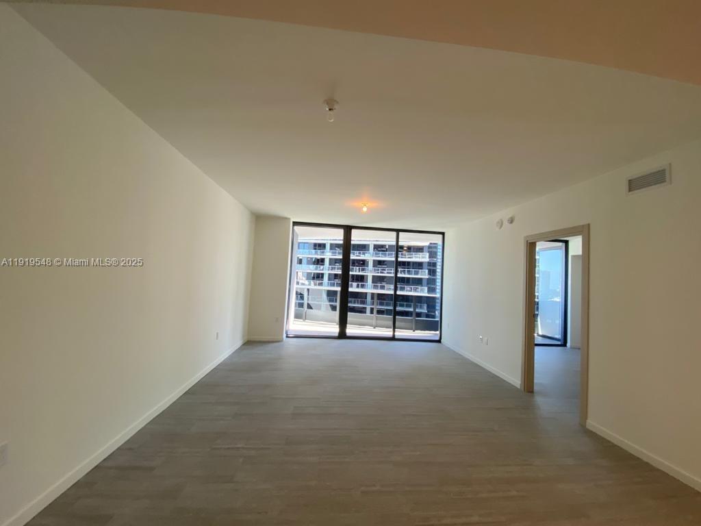 1000 Brickell Plz 3207 Property Photo 17