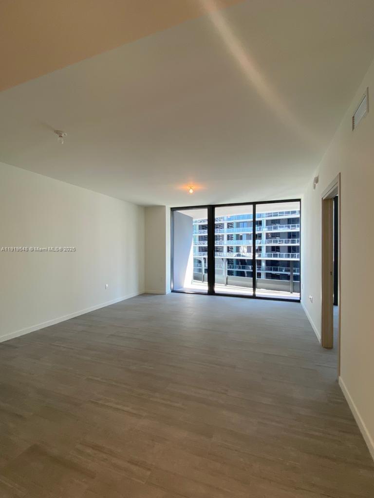 1000 Brickell Plz 3207 Property Photo 19