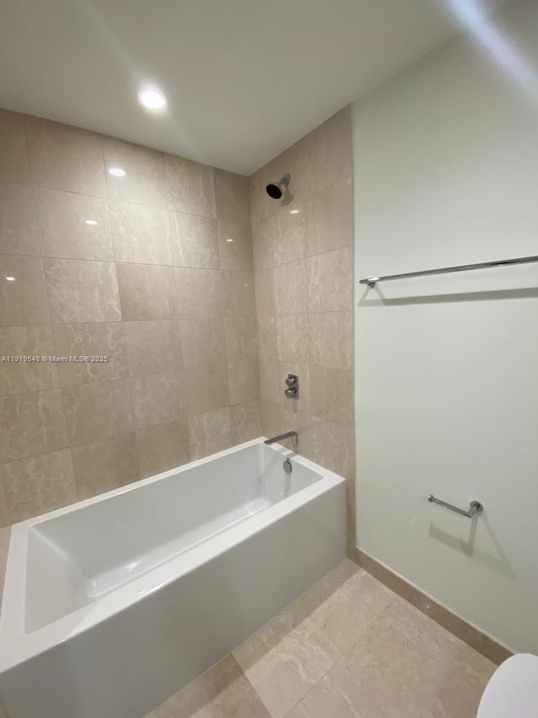 1000 Brickell Plz 3207 Property Photo 21
